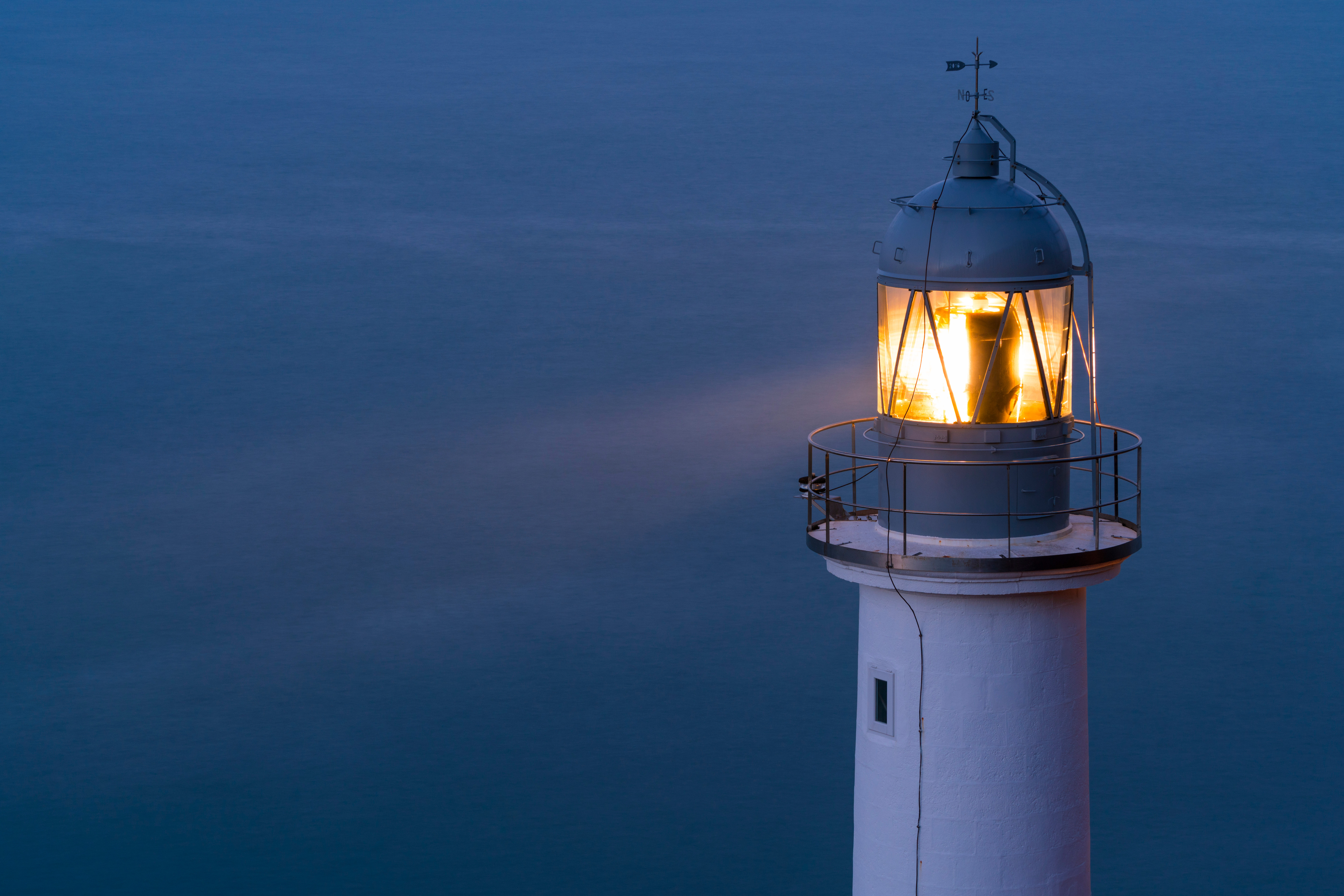 el,pescador,lighthouse,in,buciero,mount,of,santoña,village,by